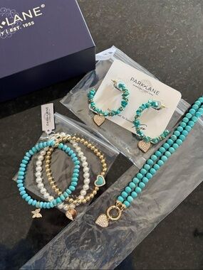 BNIB!!! Park Lane Turquoise and Gold Heart Charm Bracelet & Earring Set
